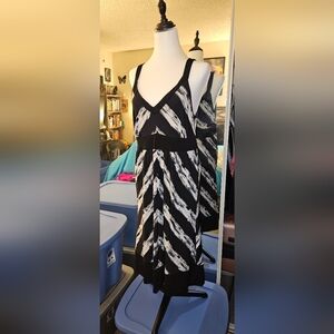Apostrophe Chic Black and White Midi Dress